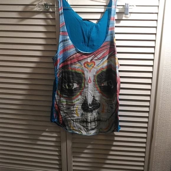 Shirt - Picture 2 of 5